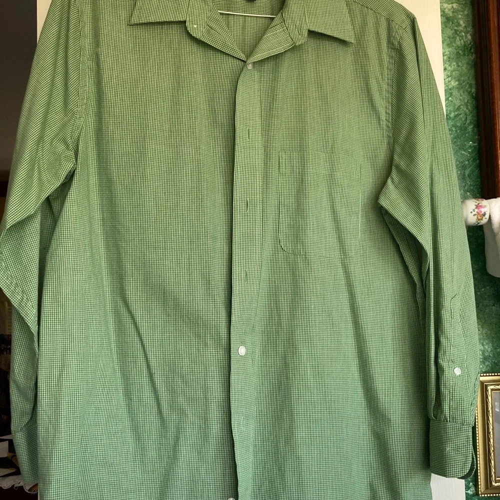 CROFT & BARROW Men’s casual sz. L tiny yel-gr checks on wh. Wrinkle resist   $10 - Picture 2 of 4